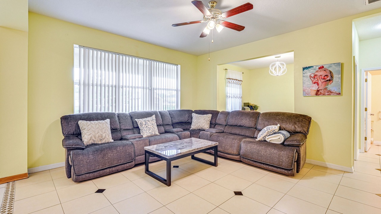 Photo of Livingroom in Riverview