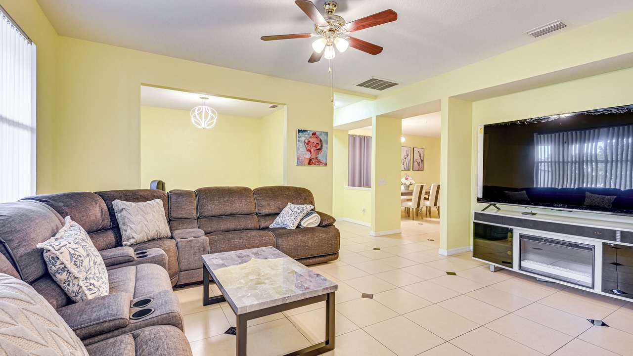 Photo of Livingroom in Riverview