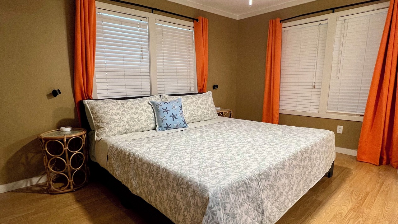 Photo of Bedroom in Putnam Hall