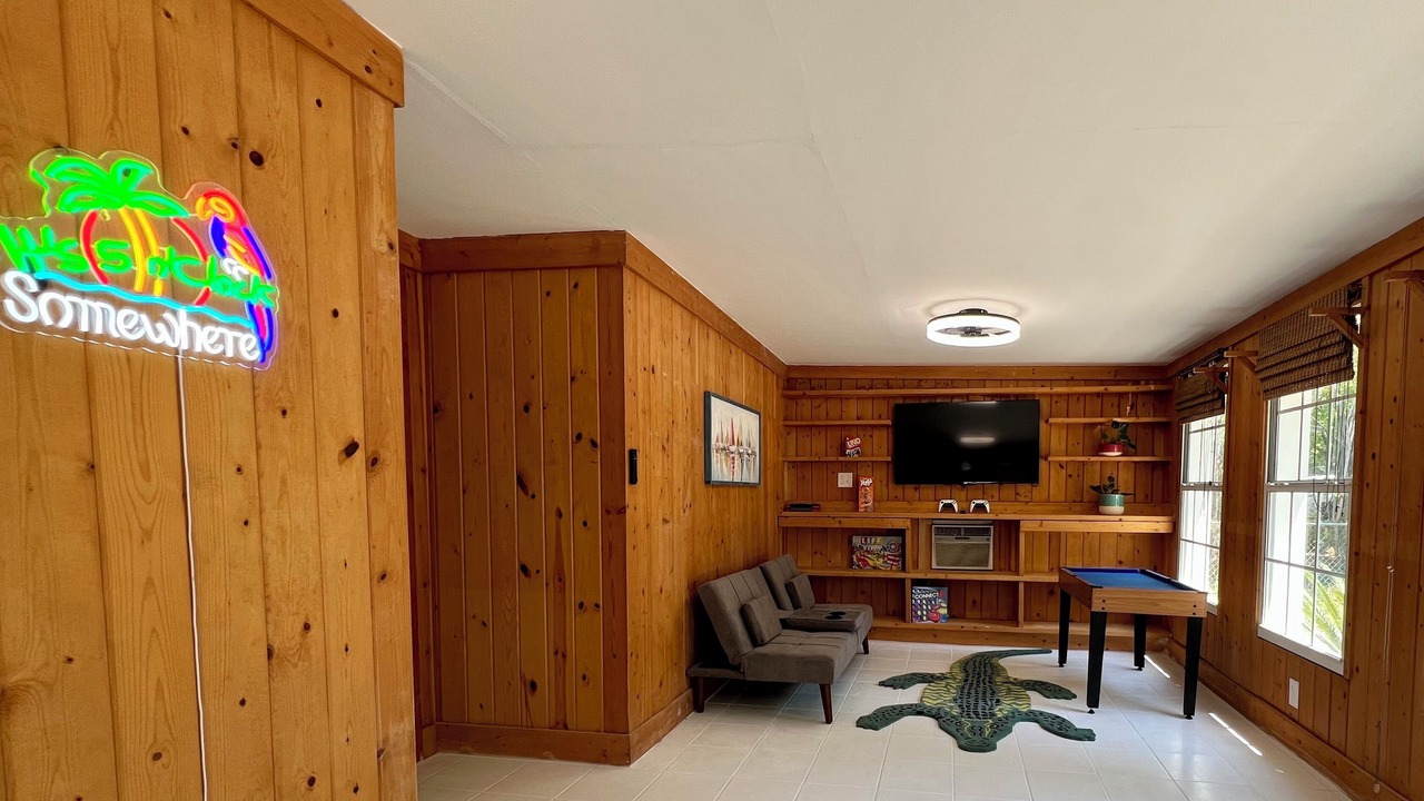 Photo of Bedroom in Putnam Hall