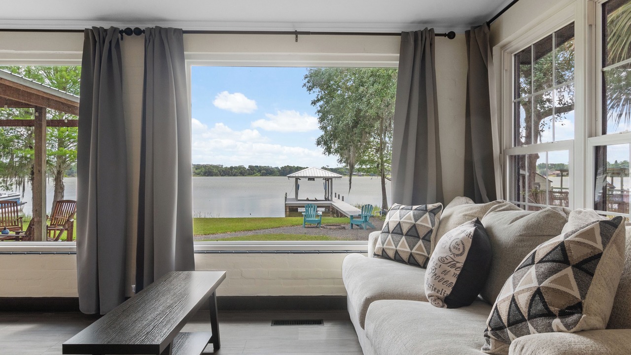 Photo of Livingroom in Winter Haven