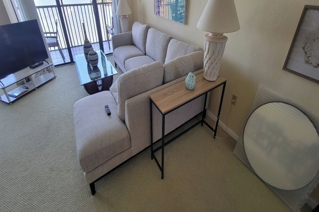 Photo of Livingroom in Vanderbilt Beach