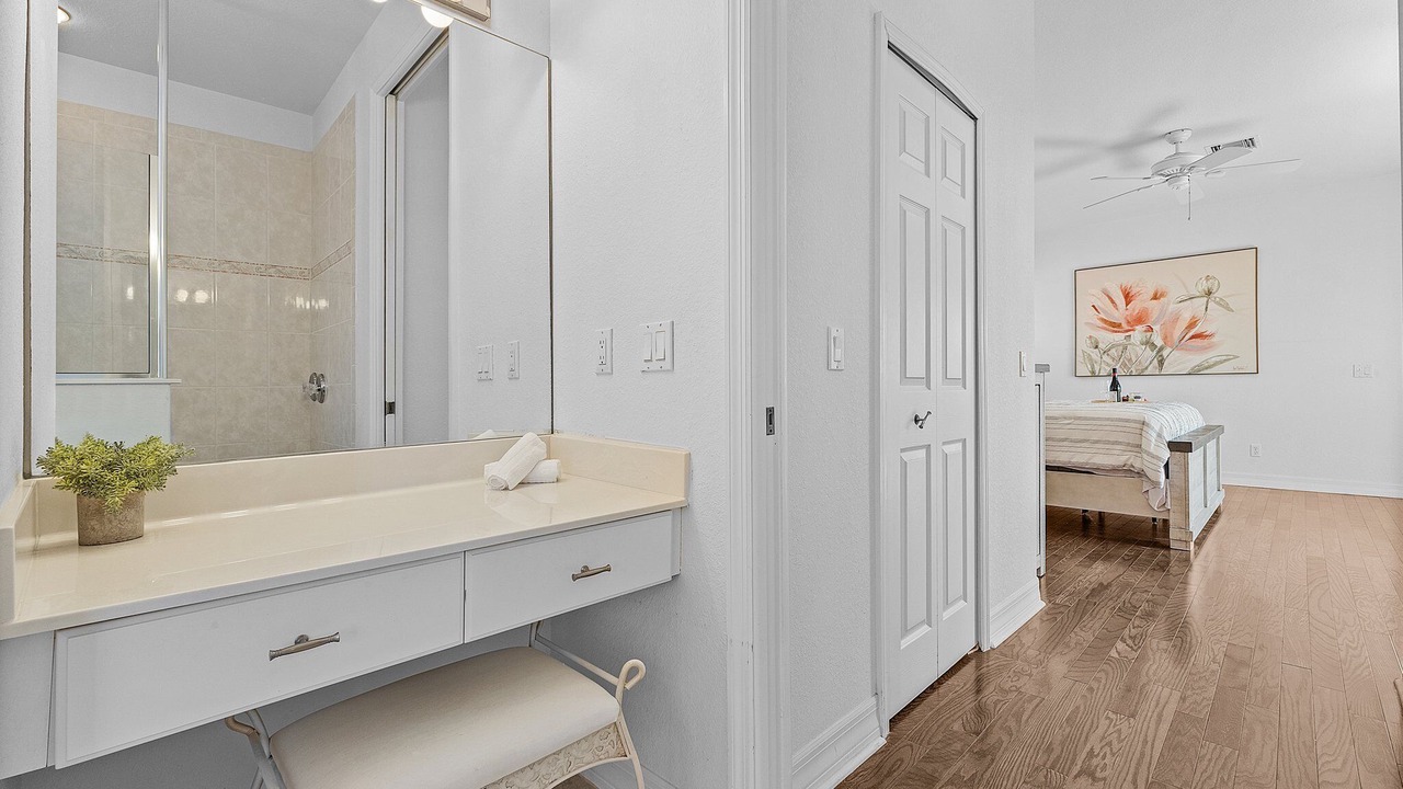 Photo of Bathroom in Peninsula Point