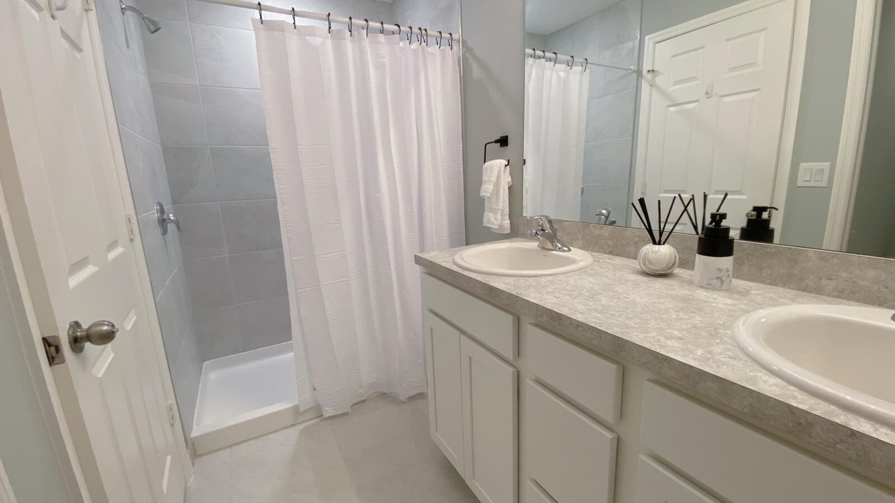 Photo of Bathroom in Jacarandas