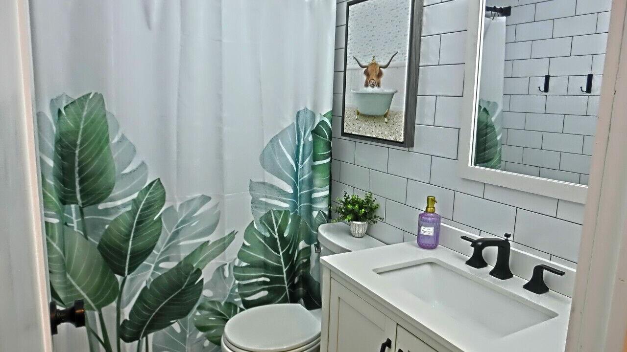 Photo of Bathroom in Weeki Wachee Gardens