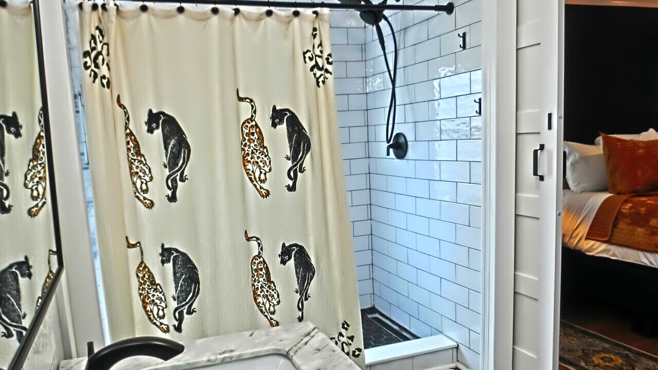Photo of Bathroom in Weeki Wachee Gardens