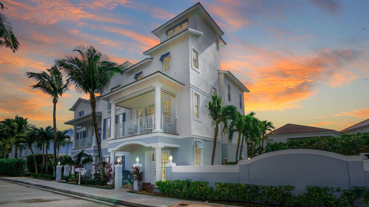 Photo of Outdoor in Juno Beach