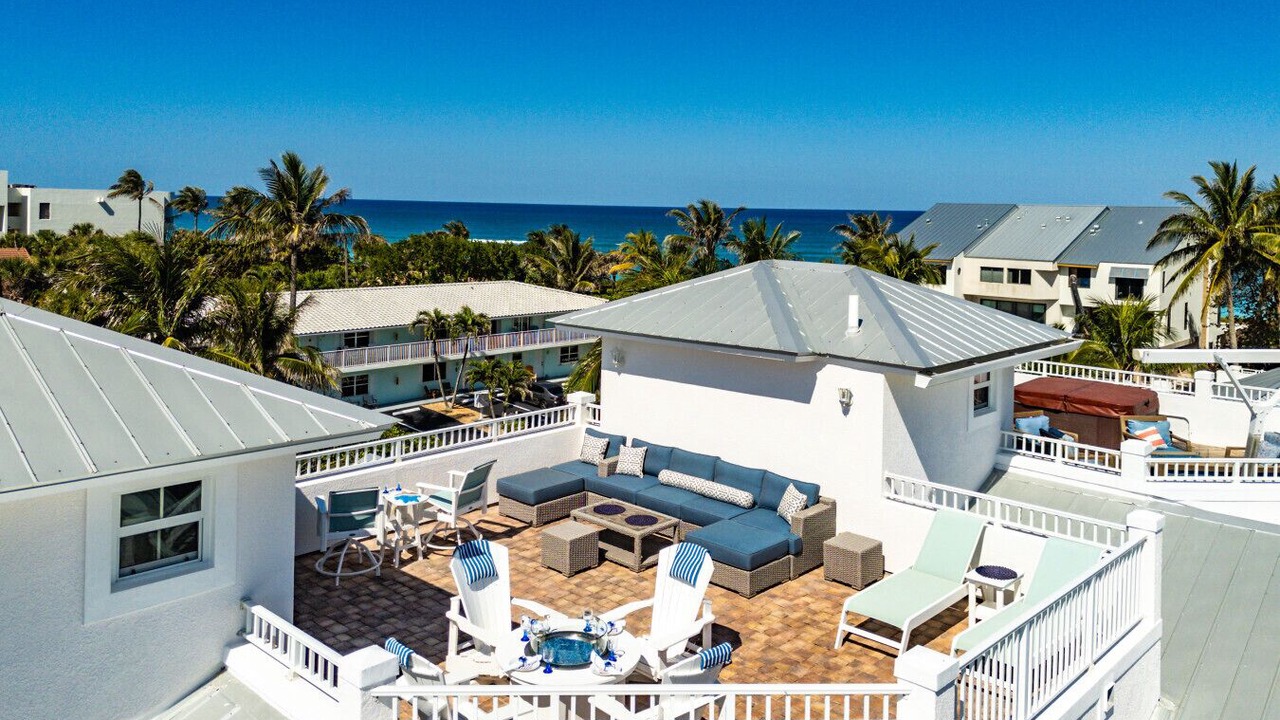 Photo of Patio Balcony in Juno Beach