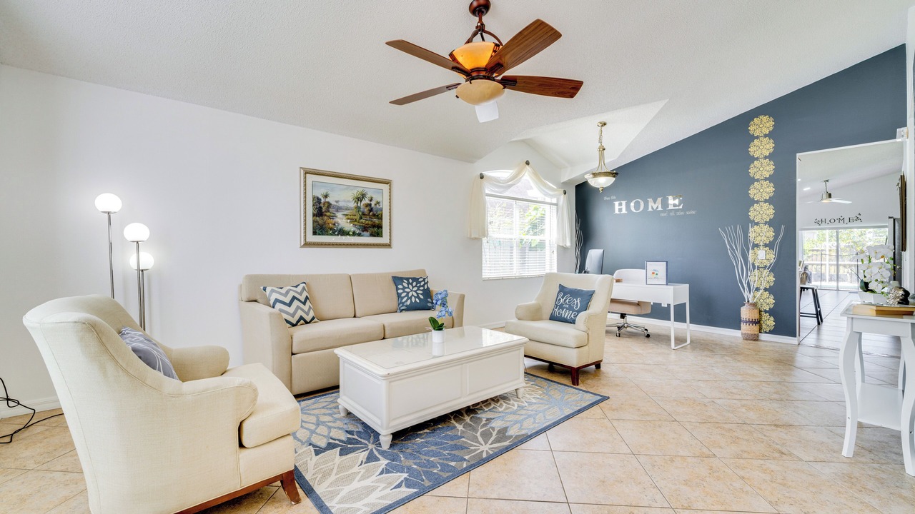 Photo of Bedroom in Lake Davenport Estates