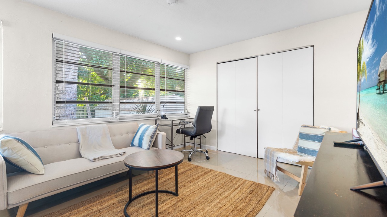 Photo of Livingroom in Golden Glades