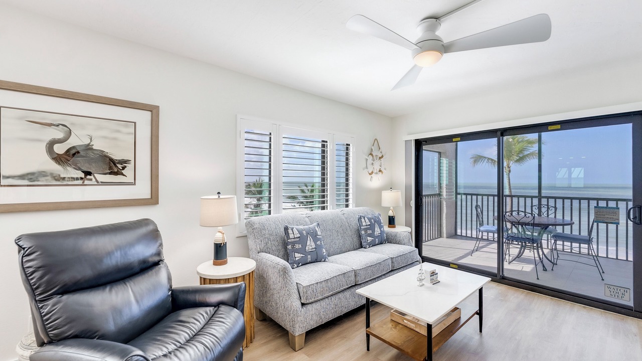 Photo of Livingroom in Mid Island