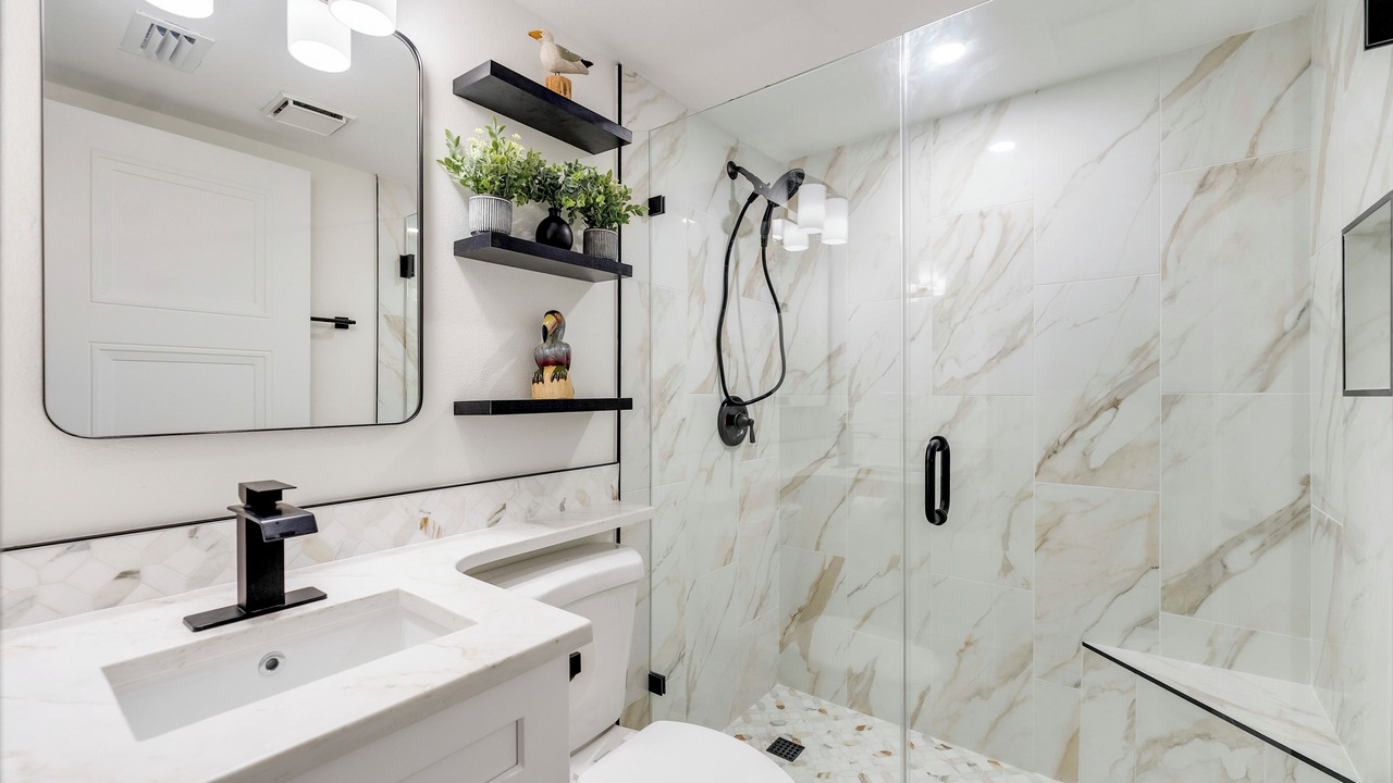 Photo of Bathroom in Mid Island