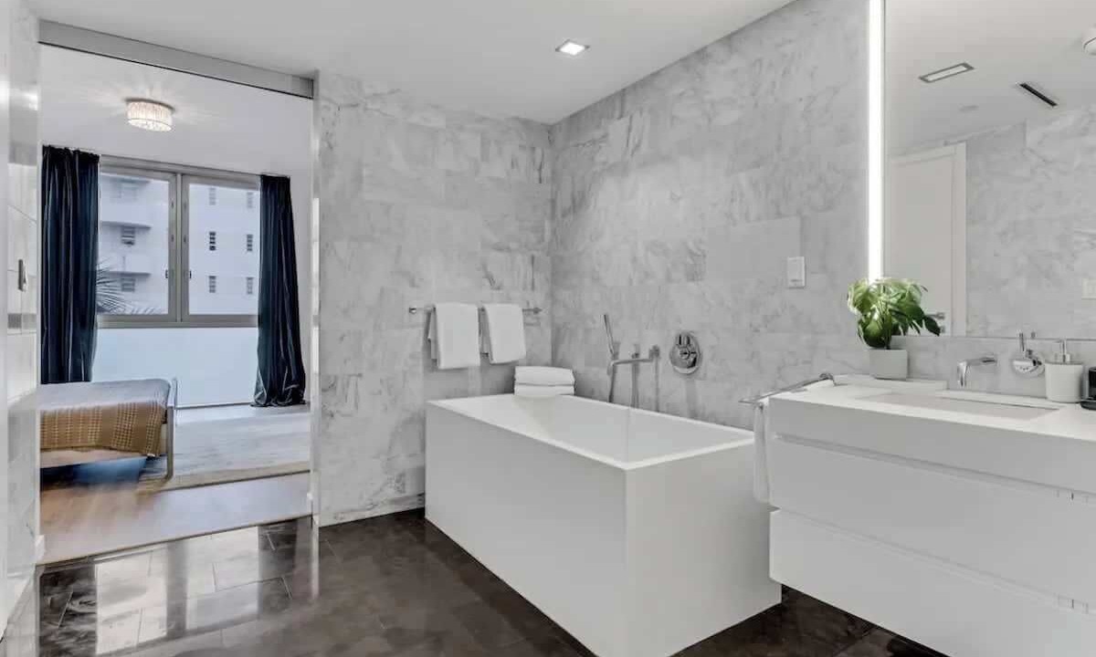 Photo of Bathroom in City Center
