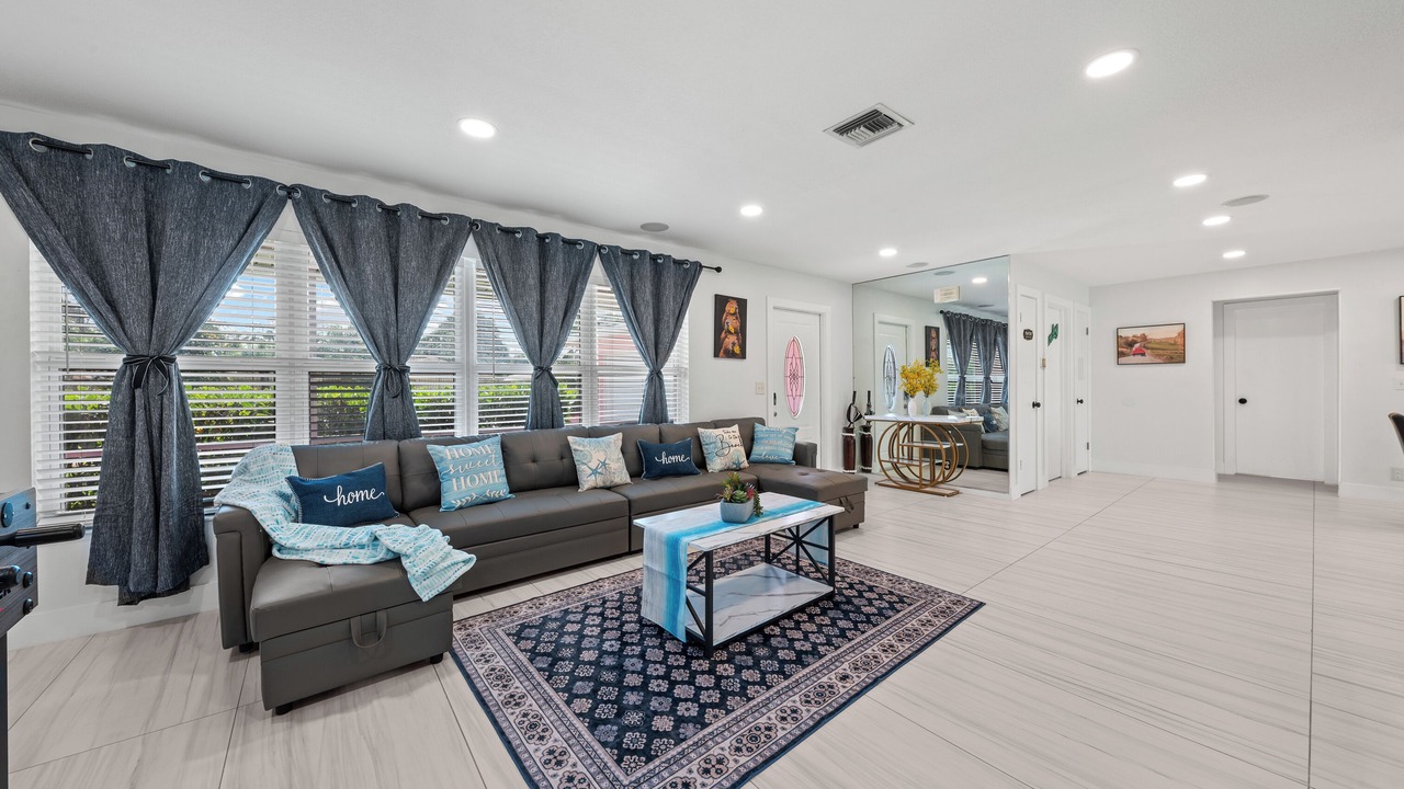 Photo of Bedroom in Riviera Beach