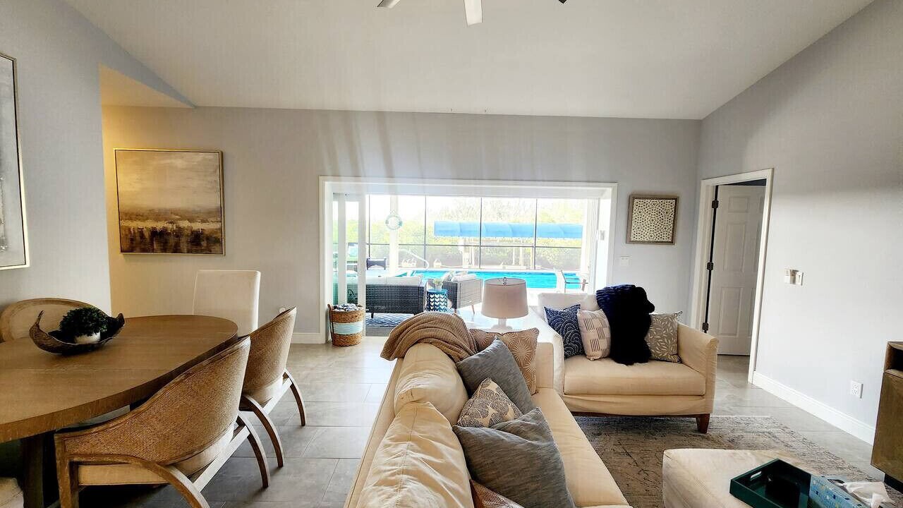 Photo of Livingroom in Pine Island Center