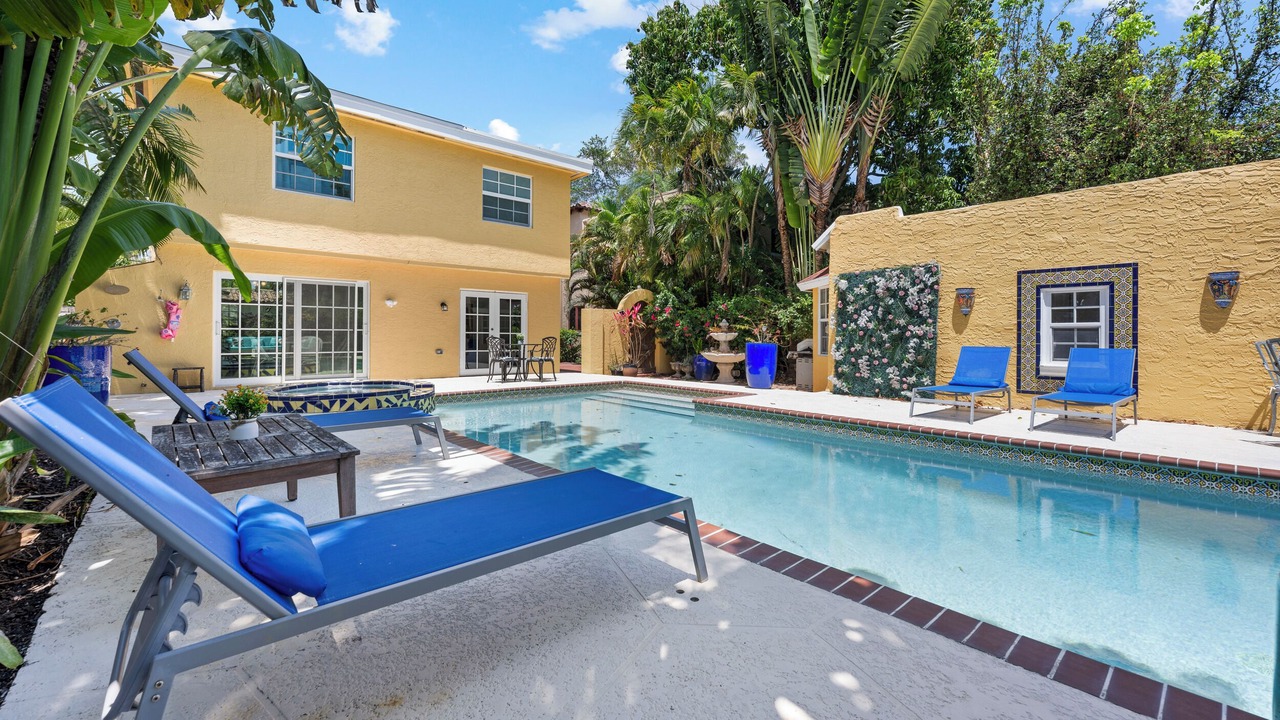Photo of Outdoor in Old Northwood