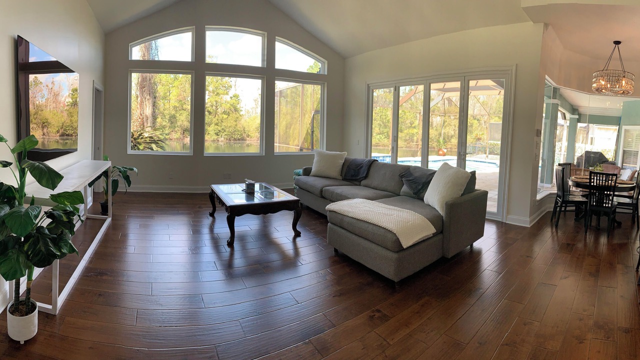 Photo of Livingroom in Palm Valley