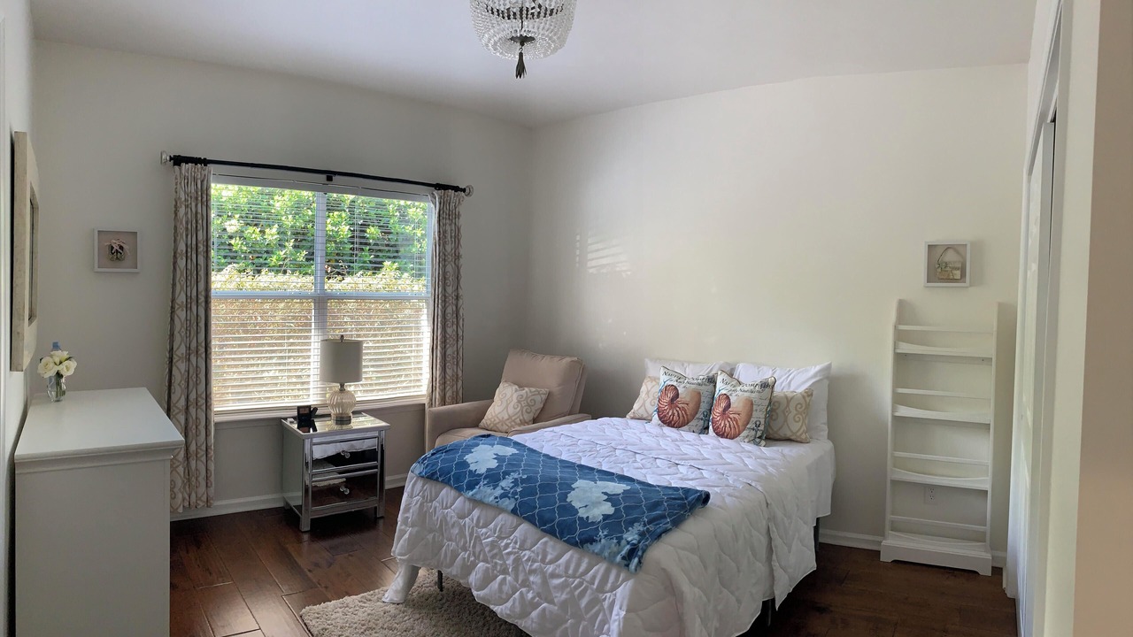 Photo of Bedroom in Palm Valley