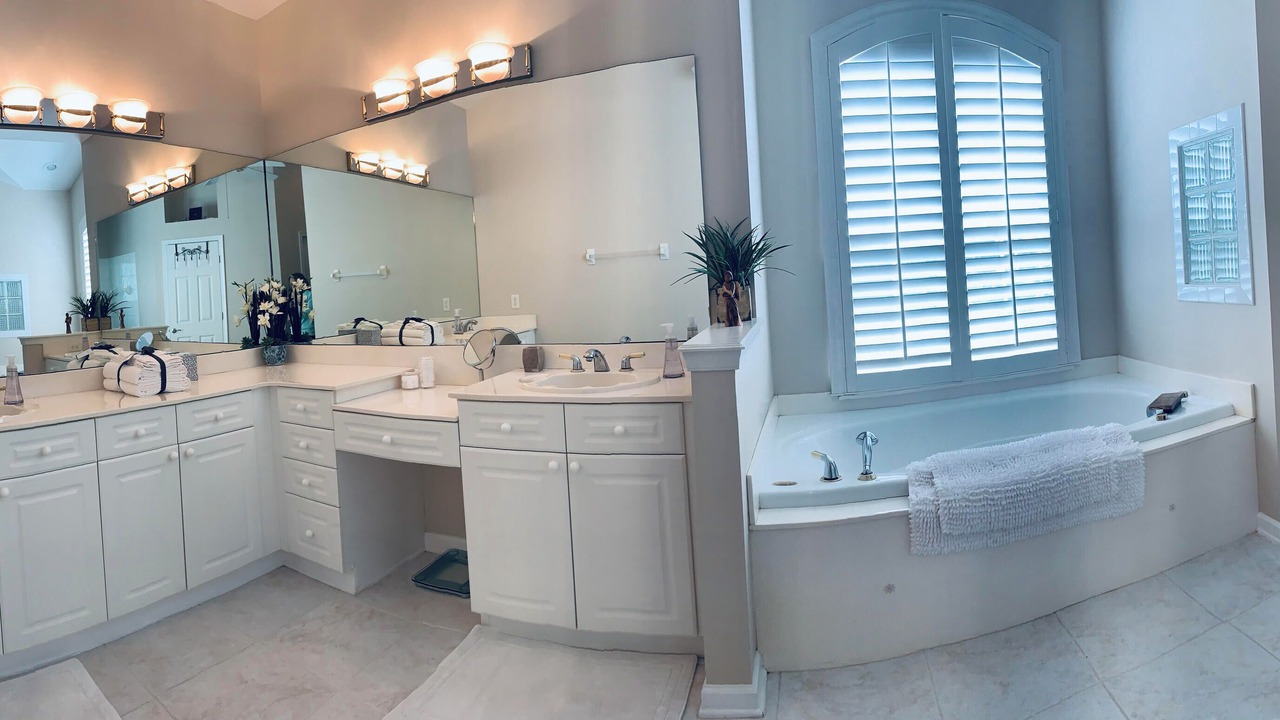 Photo of Bathroom in Palm Valley