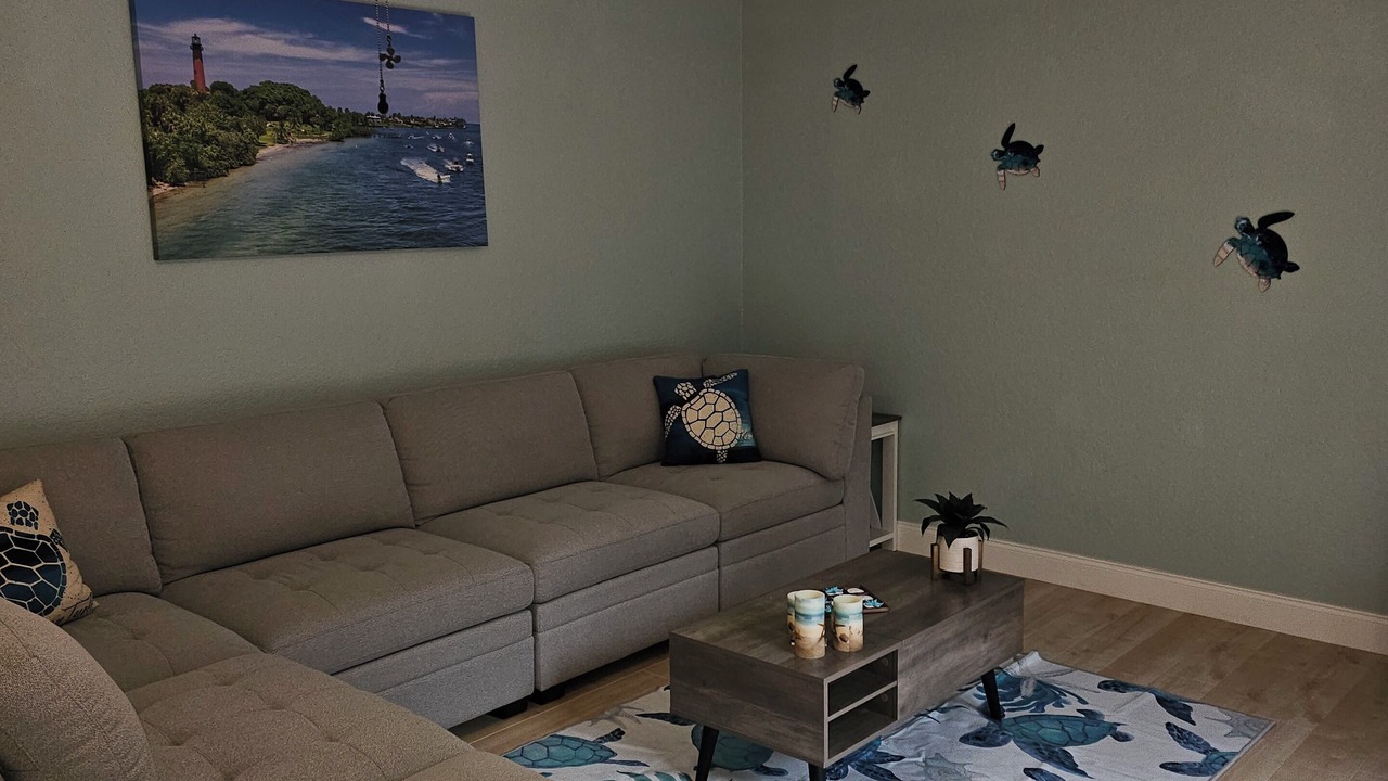 Photo of Livingroom in Jupiter Plantation