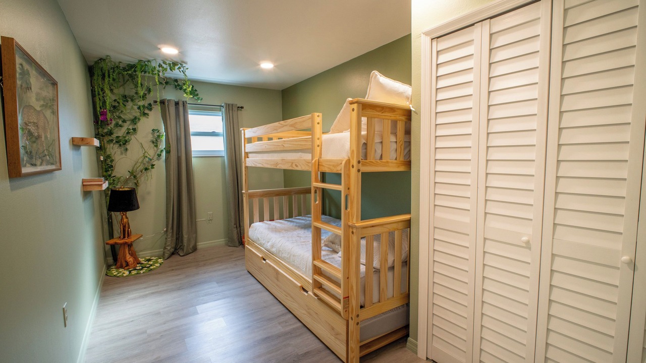 Photo of Bedroom in Trailer Estates
