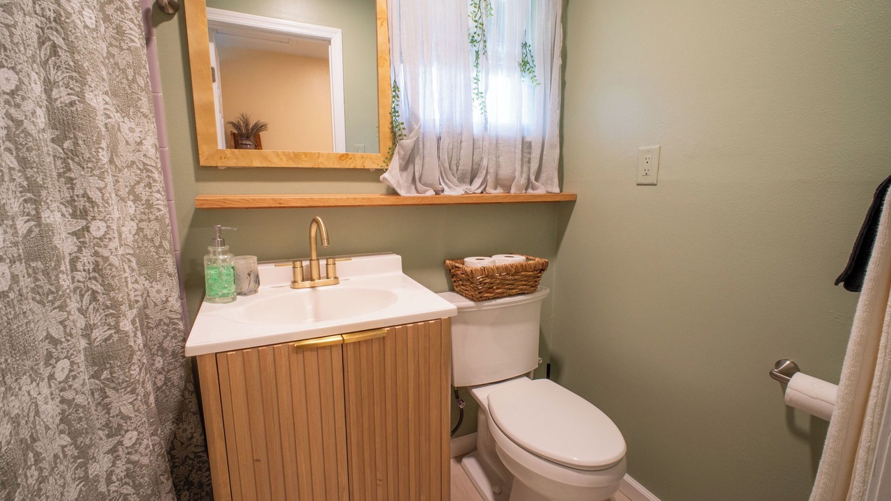 Photo of Bathroom in Trailer Estates