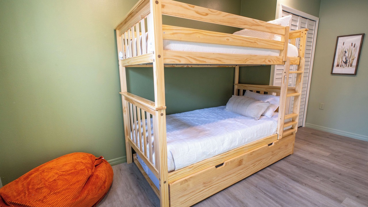 Photo of Bedroom in Trailer Estates