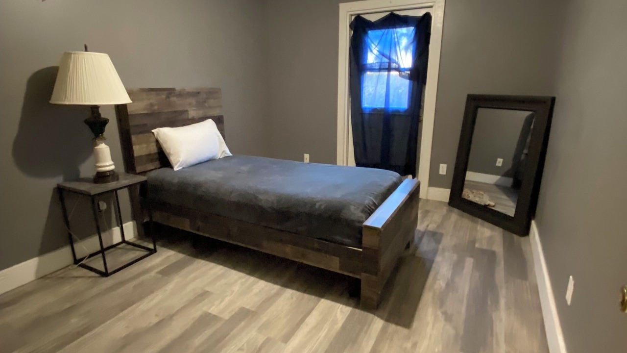 Photo of Bedroom in Edgewater