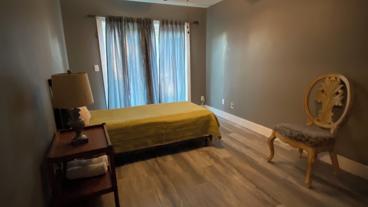 Photo of Bedroom in Edgewater