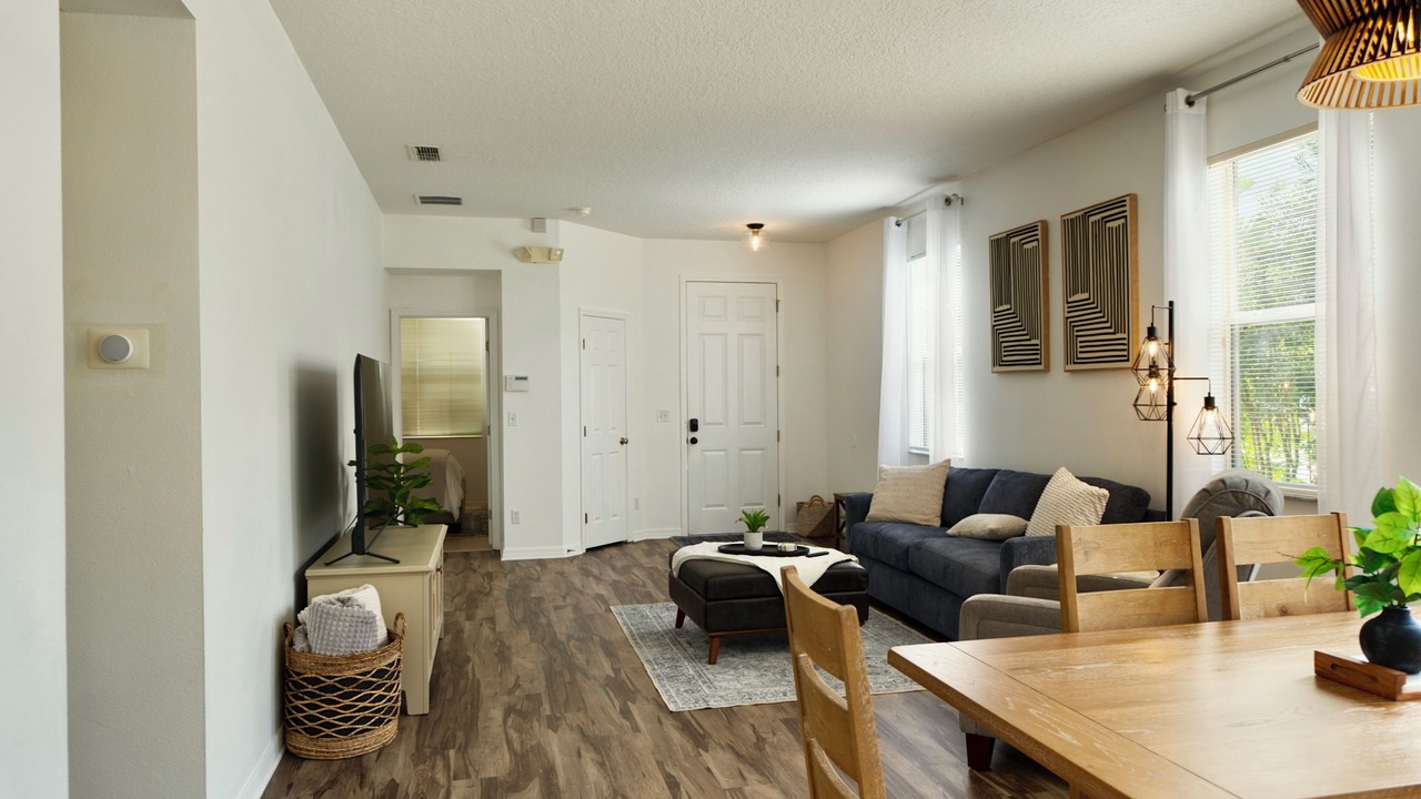 Photo of Livingroom in Legacy Park