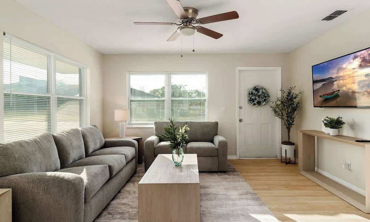 Photo of Livingroom in Downtown Zephyrhills