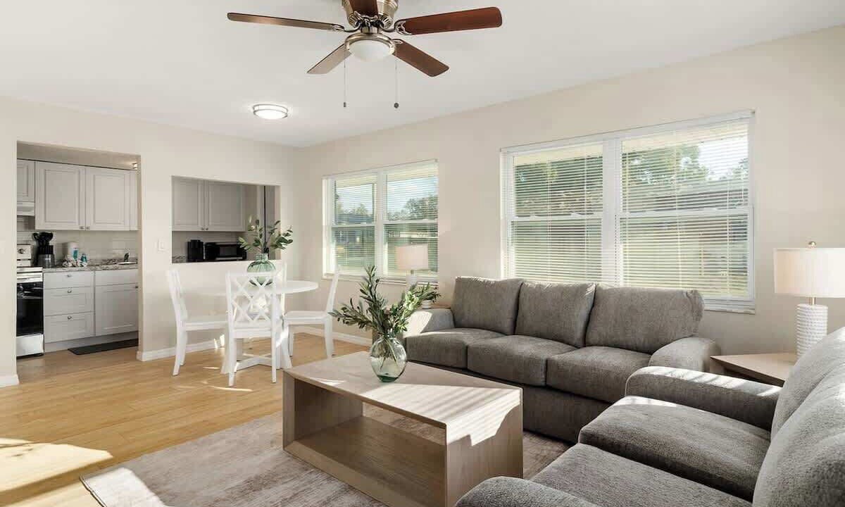 Photo of Livingroom in Downtown Zephyrhills