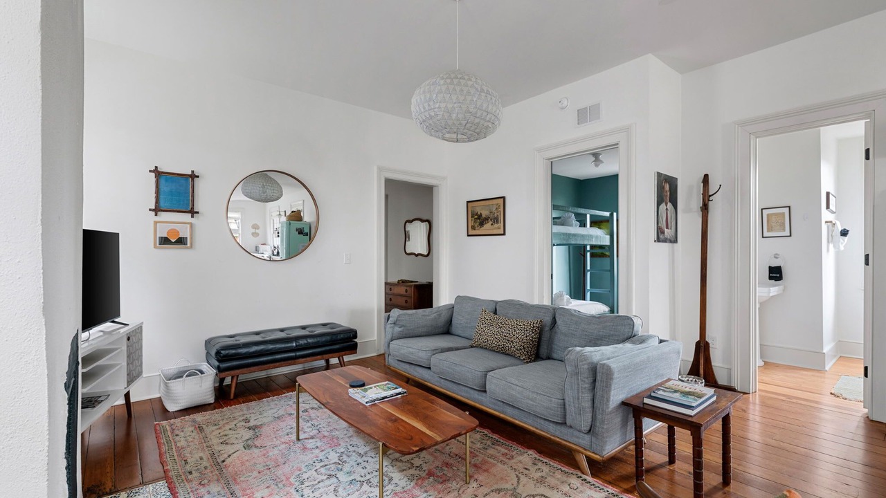 Photo of Livingroom in Cannonborough Elliotborough