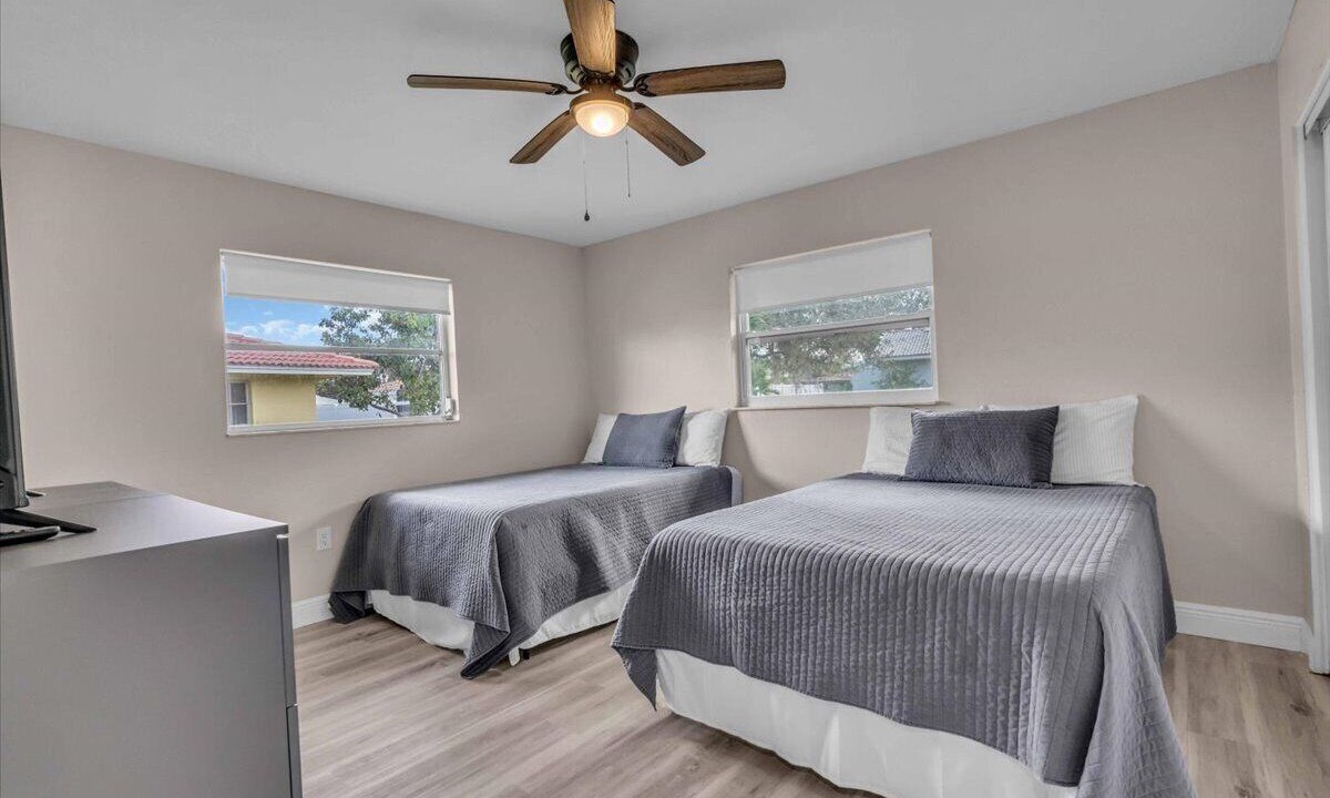 Photo of Bedroom in Gulf Gate Estates