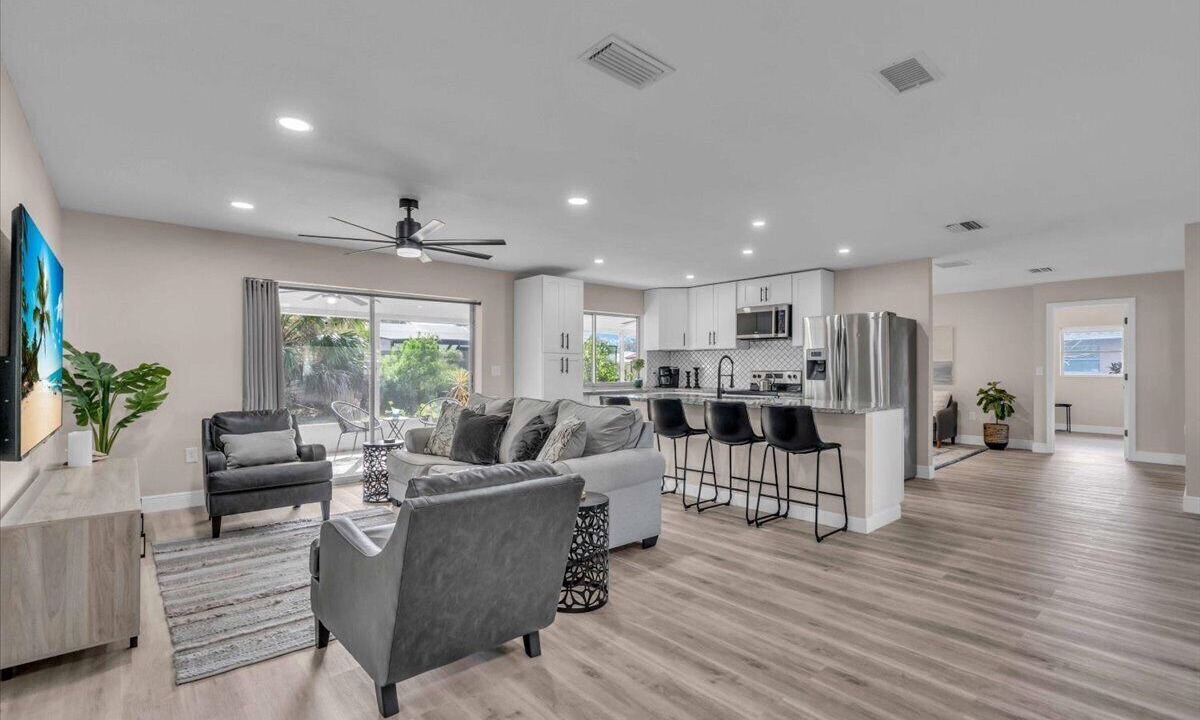 Photo of Others in Gulf Gate Estates