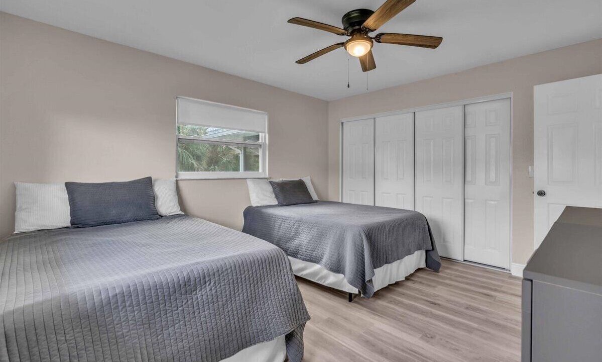 Photo of Bedroom in Gulf Gate Estates