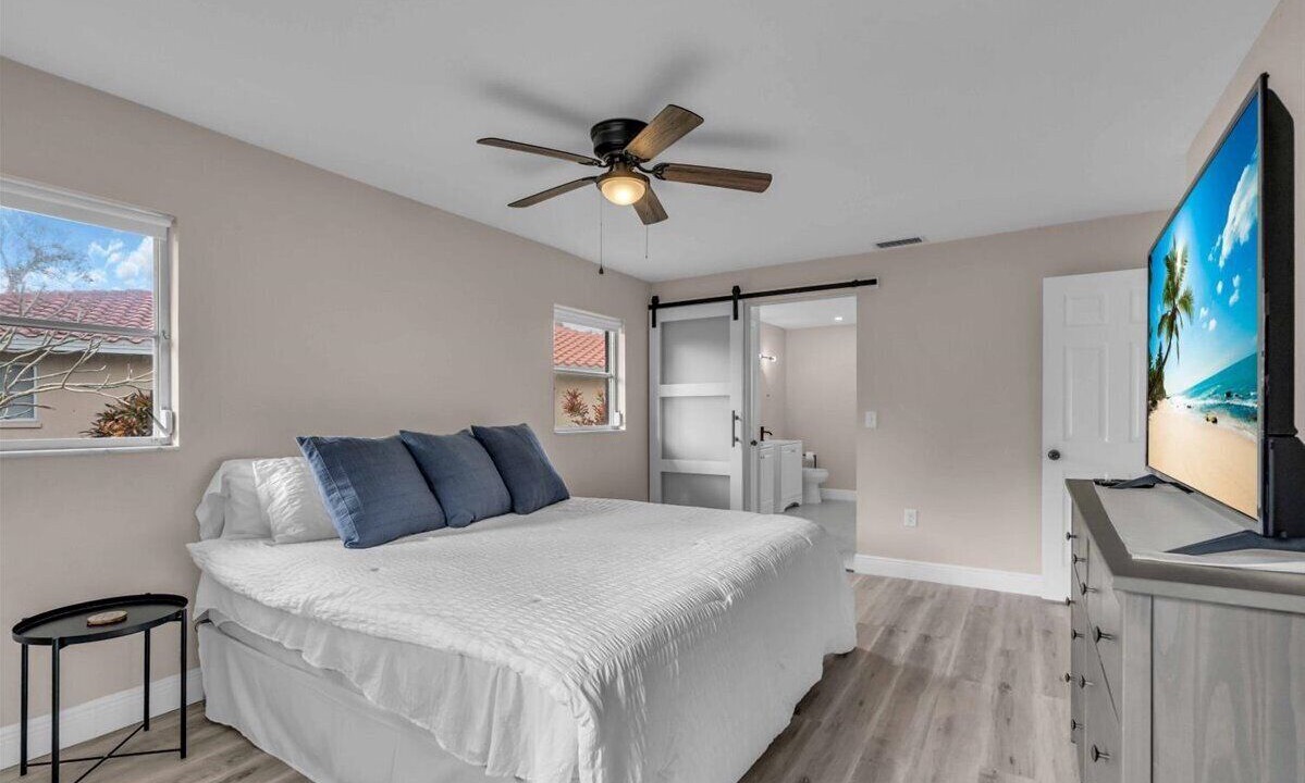 Photo of Bedroom in Gulf Gate Estates