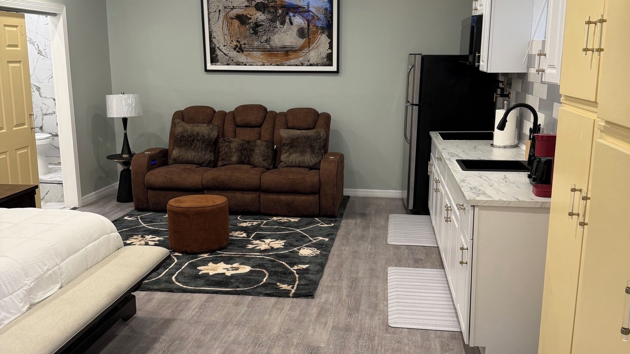 Photo of Livingroom in Northside