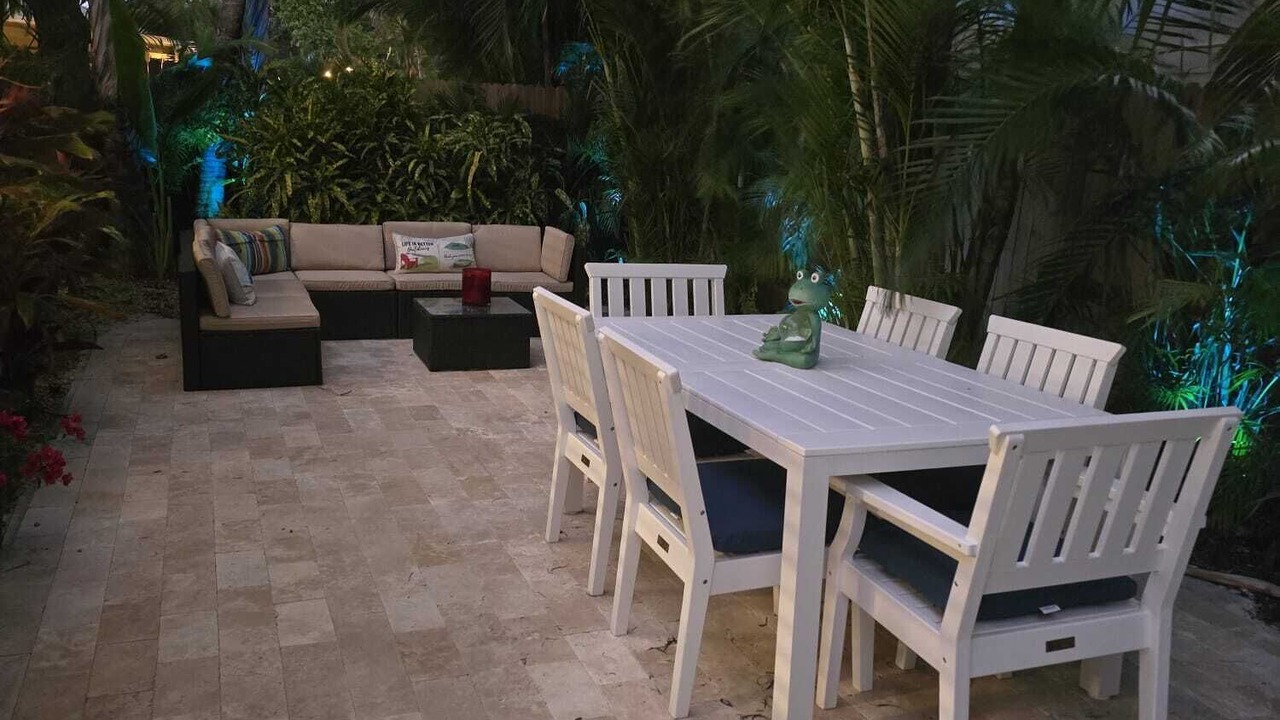 Photo of Outdoor in Tropic Palms