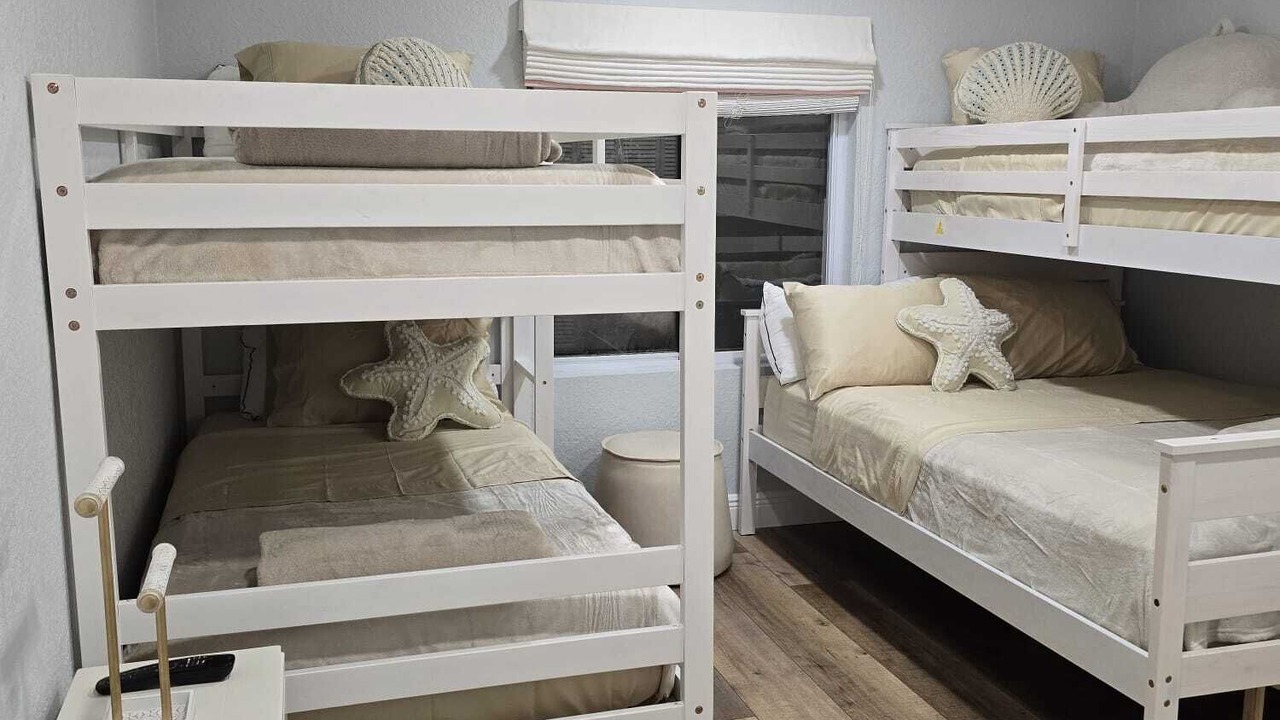Photo of Bedroom in Tropic Palms