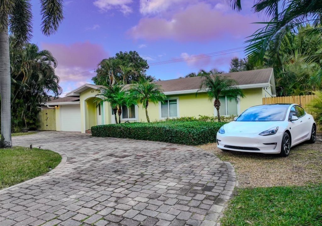 Photo of Outdoor in Tropic Palms