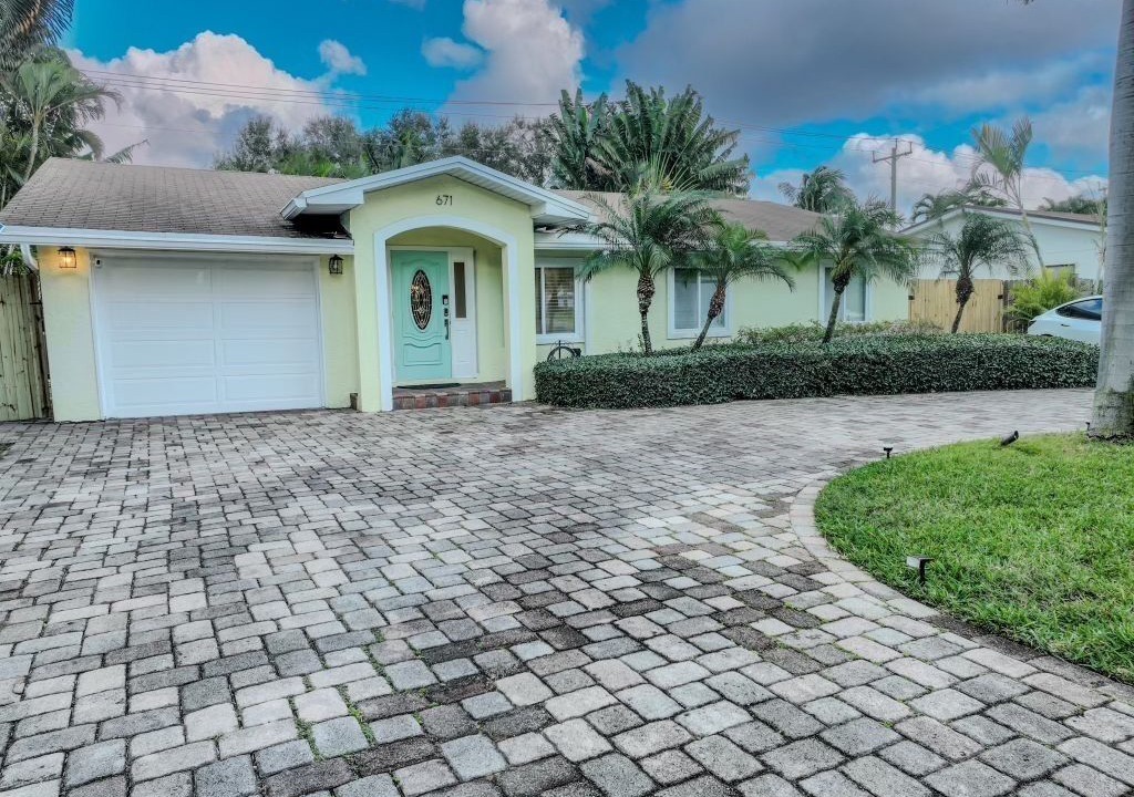 Photo of Outdoor in Tropic Palms