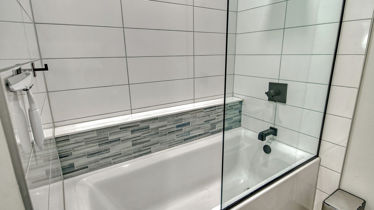 Photo of Bathroom in Laurel Park