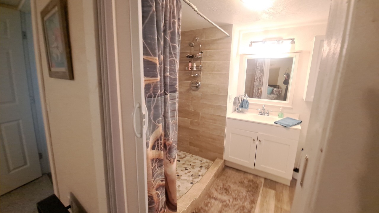 Photo of Bedroom in Flamingo Bay