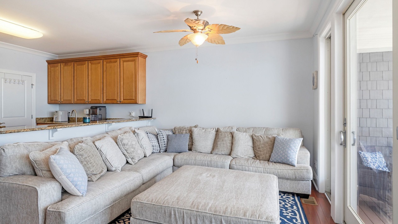 Photo of Livingroom in Carrabelle