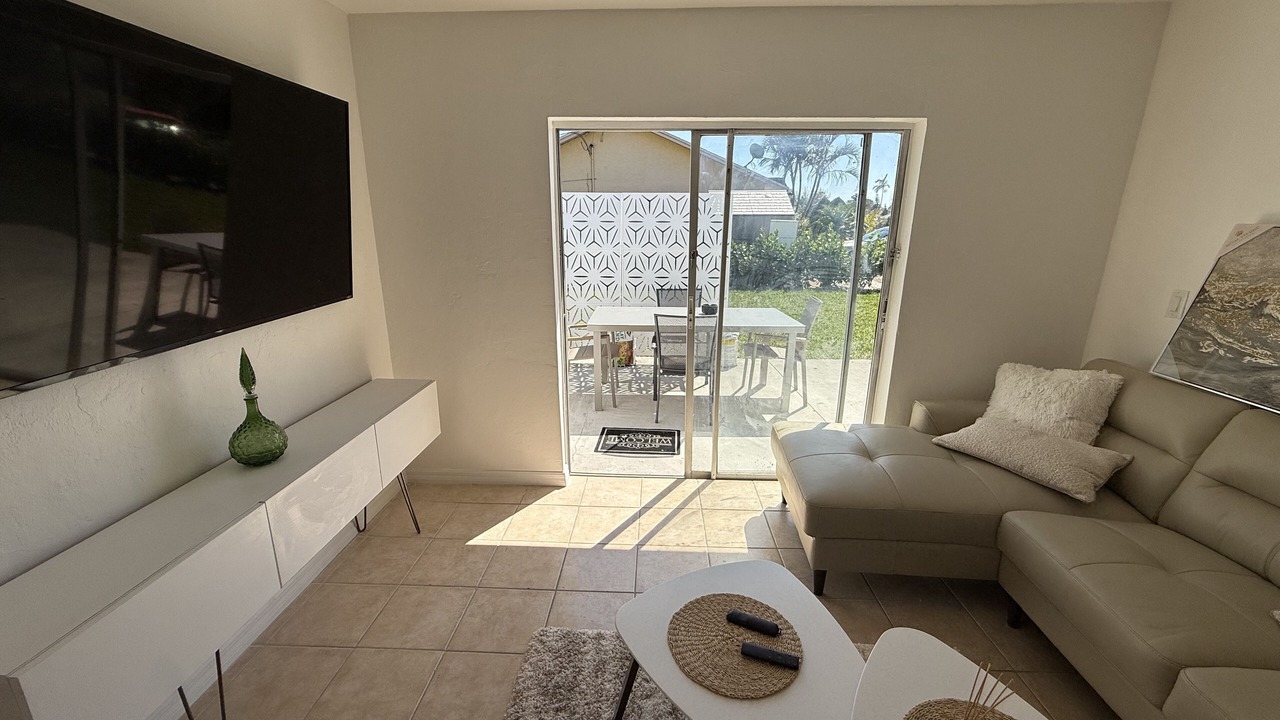Photo of Livingroom in Golden Gate