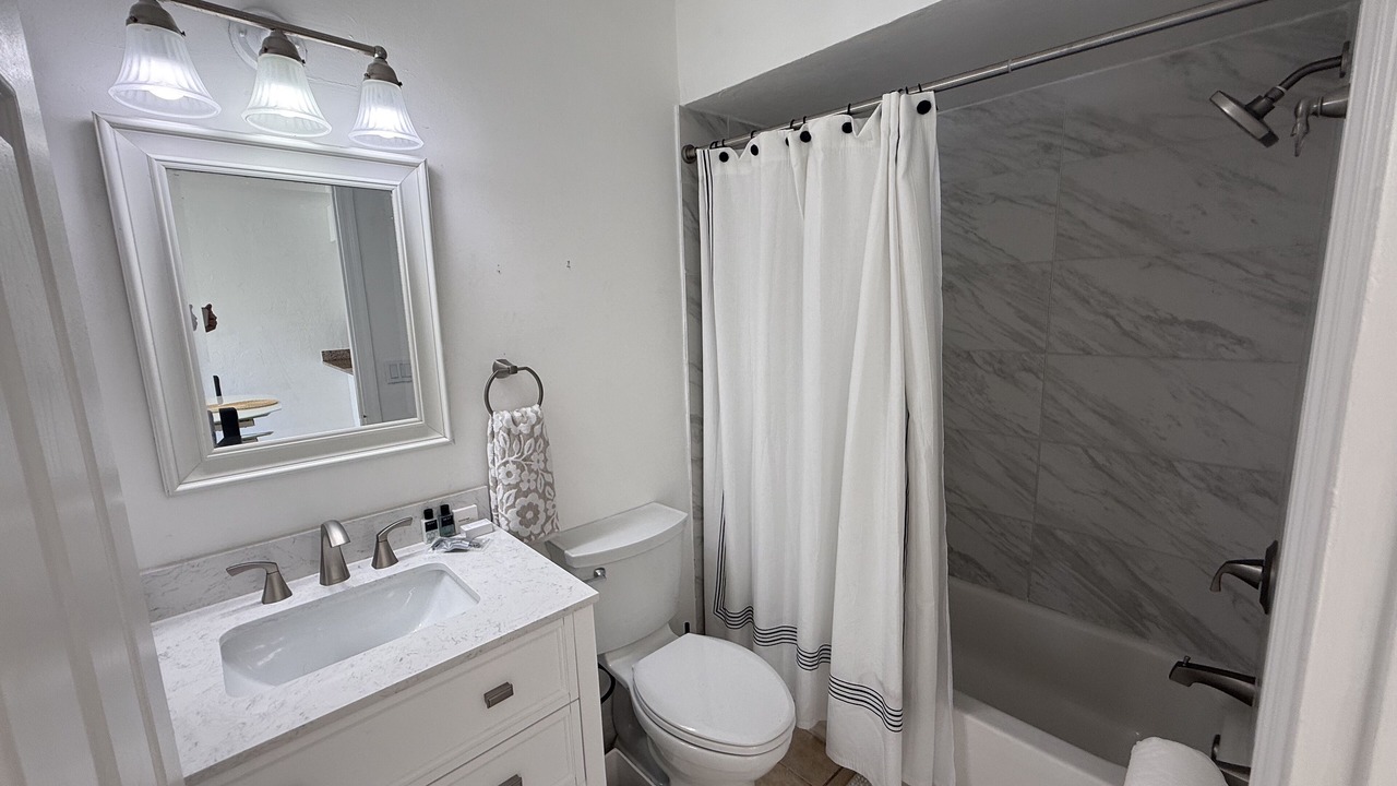 Photo of Bathroom in Golden Gate