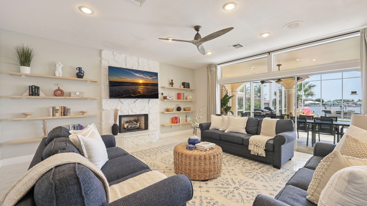 Photo of Livingroom in Eight Lakes