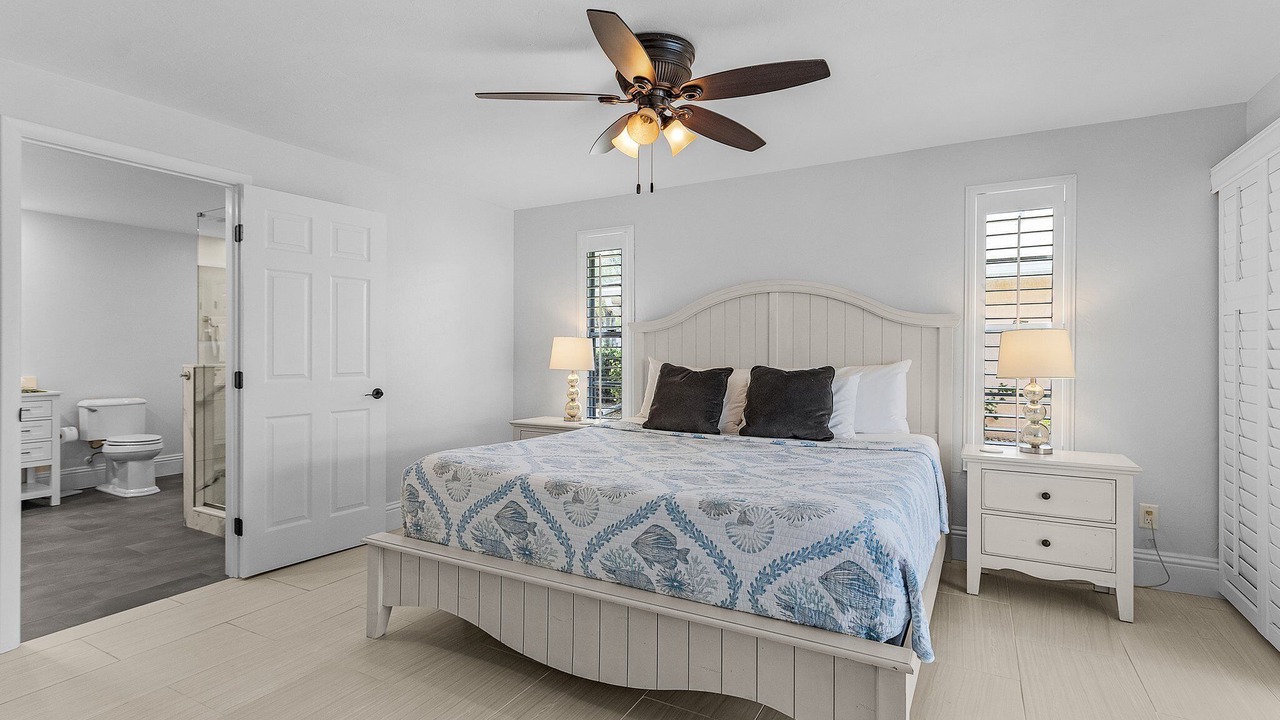 Photo of Bedroom in Eight Lakes