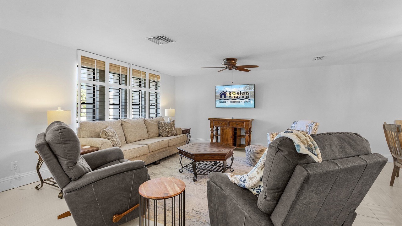 Photo of Livingroom in Eight Lakes